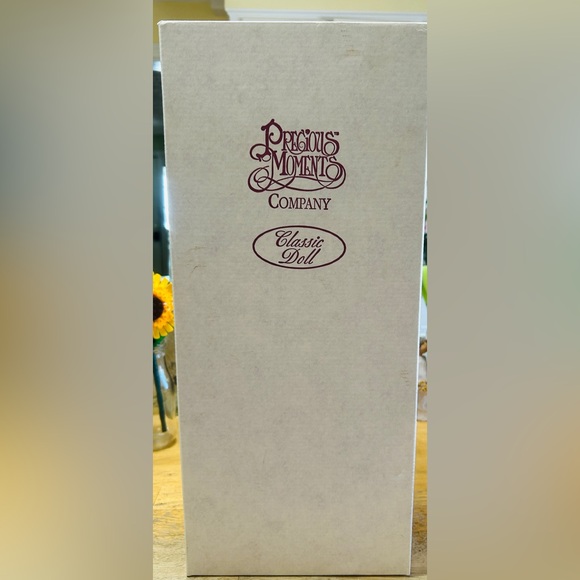 Precious Moments classic doll, Morning Star with her papoose. Original box. - Picture 2 of 9